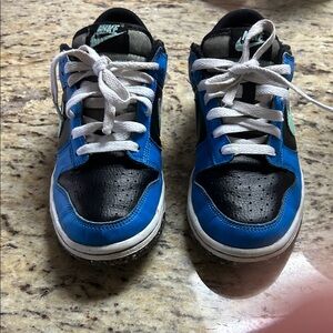 Nike Kids Sneakers in Vibrant Blue and Classic Black